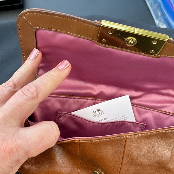 Vintage coach wristlet - Picture 4 of 5